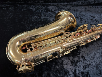 Photo Selmer Paris Early Series II Alto Sax in Gold Lacquer, Serial #466335 – Superb Player!